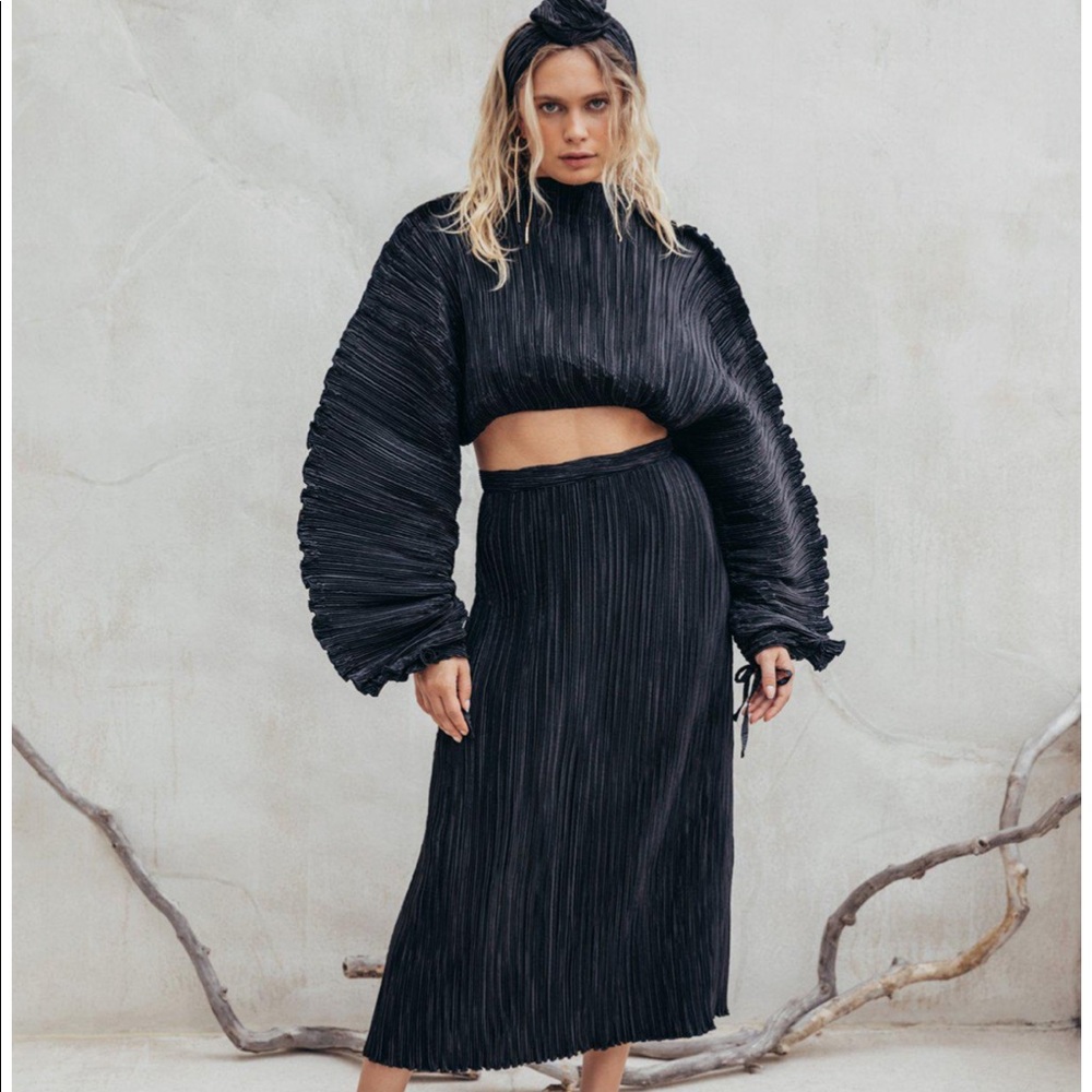 Cult Gaia Scarlett skirt in black